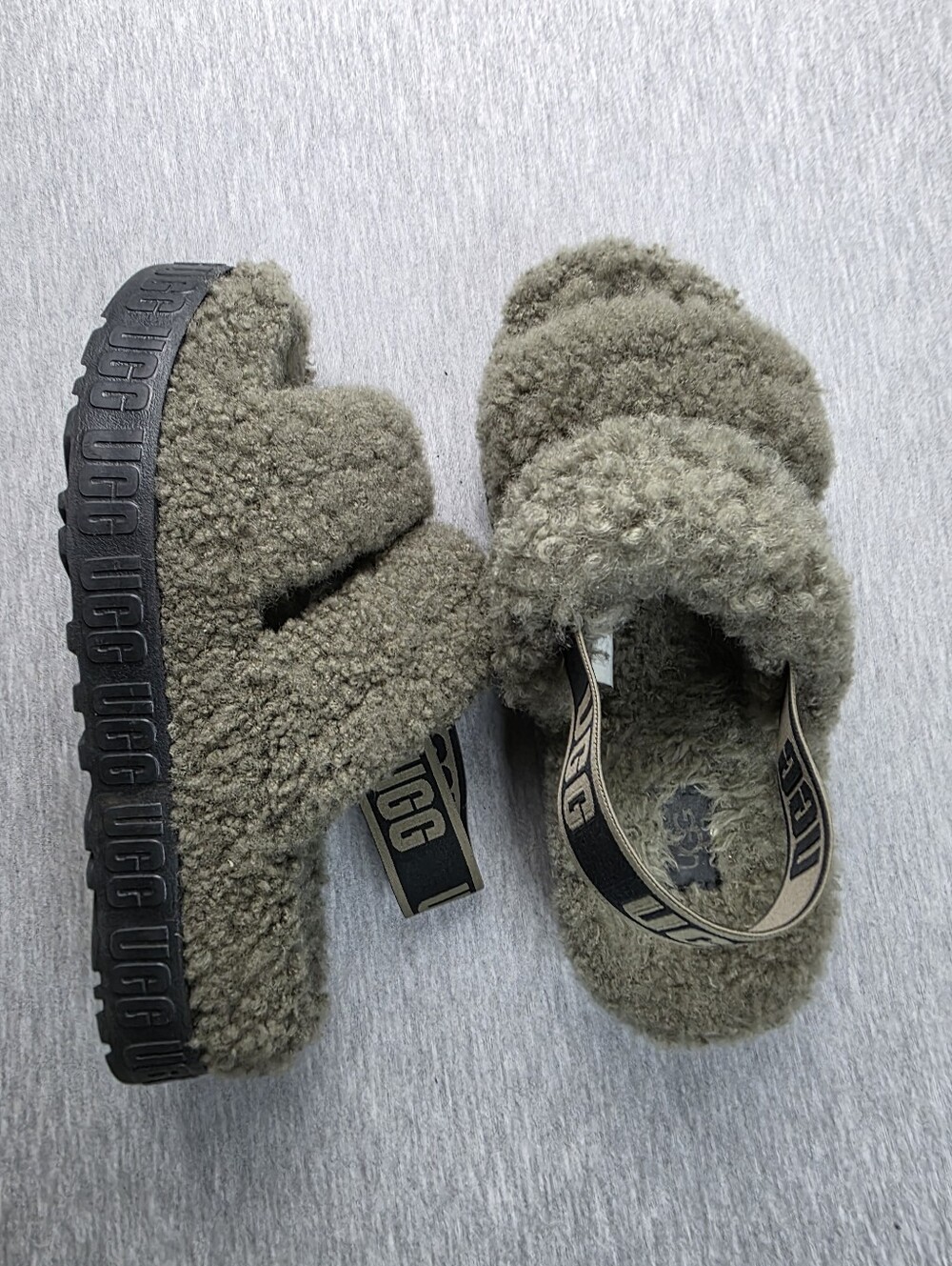 UGG Women's Oh Fluffita slides in an olive green Size 9